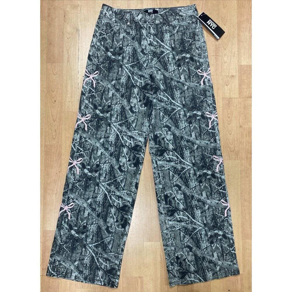 NWT Madden NYC Women Camo Ultra 90s Bow Embroidered Camouflage Jeans Size 8 New
